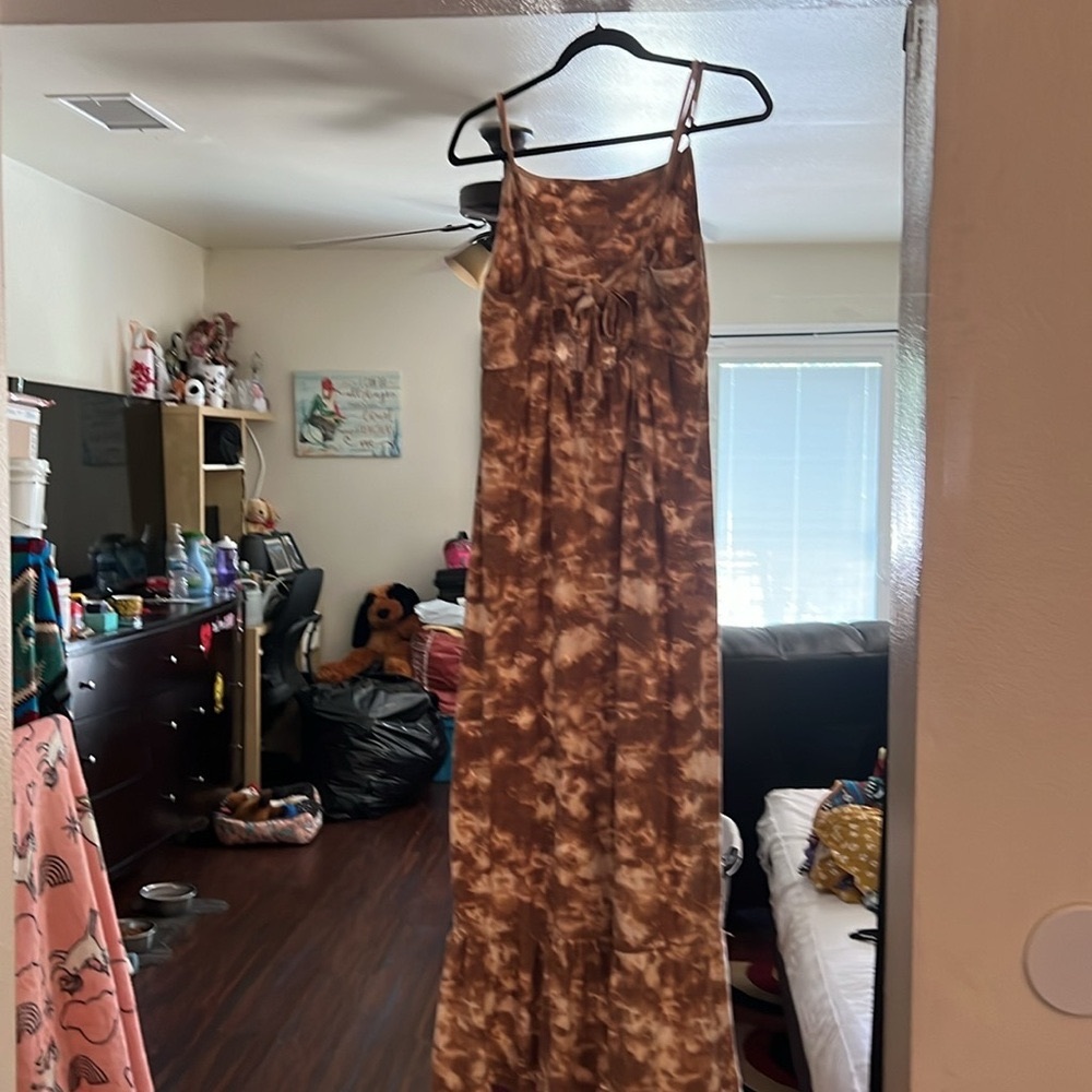Three dresses and one Kamana